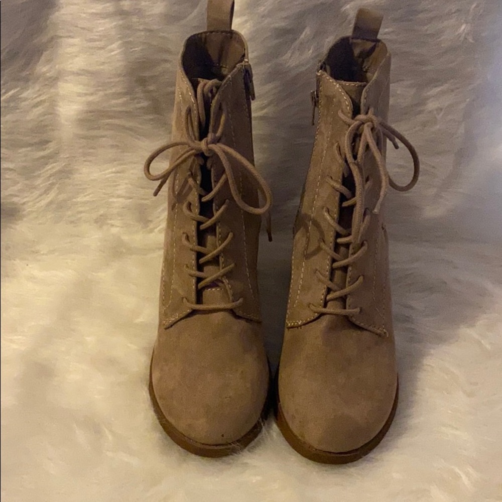 Universal Thread Booties